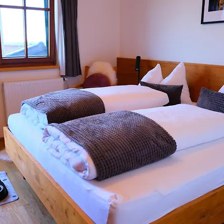 Aparthotel Gmundnerberghaus Altmünster Zimmer foto